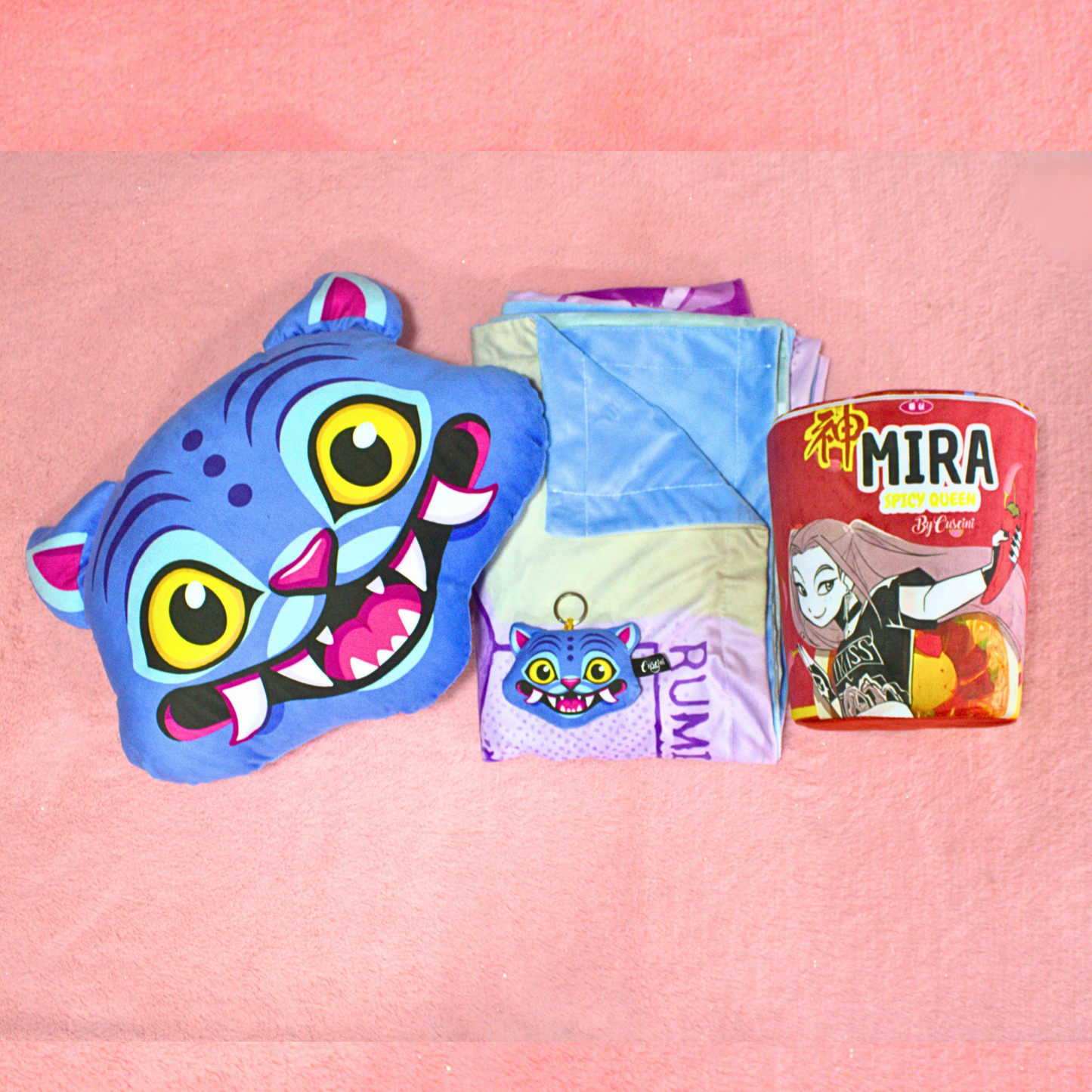 Cobija Guerreras Kpop + Empaque tipo Ramen + Cojín Gato Azul Derpy Tiger Guerreras Kpop