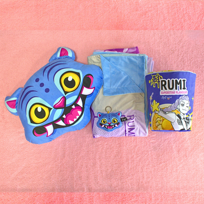 Cobija Guerreras Kpop + Empaque tipo Ramen + Cojín Gato Azul Derpy Tiger Guerreras Kpop
