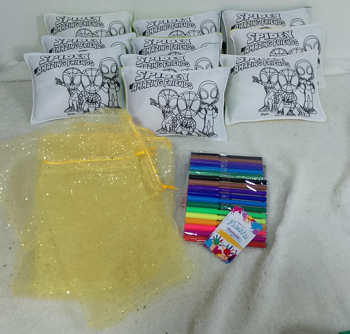 Kit cojin para pintar + 4 plumones + bolsita tull dorada + tarjetica para marcar