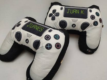 Cojin gamer Forma Control Video juegos play 4 blanco fondo negro